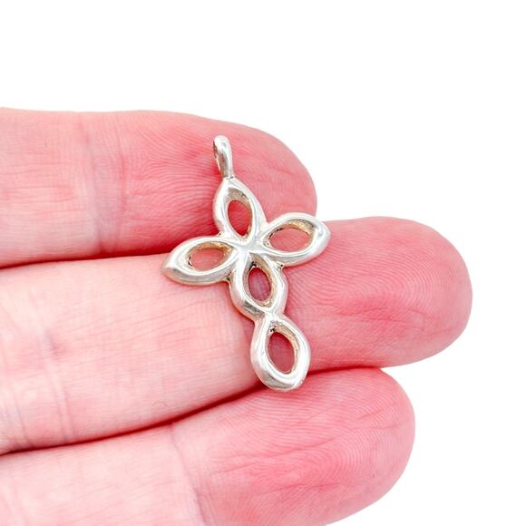 Vintage Sterling Silver 925 3cm Openwork Marquise Cross Pendant Lightweight - Picture 1 of 6